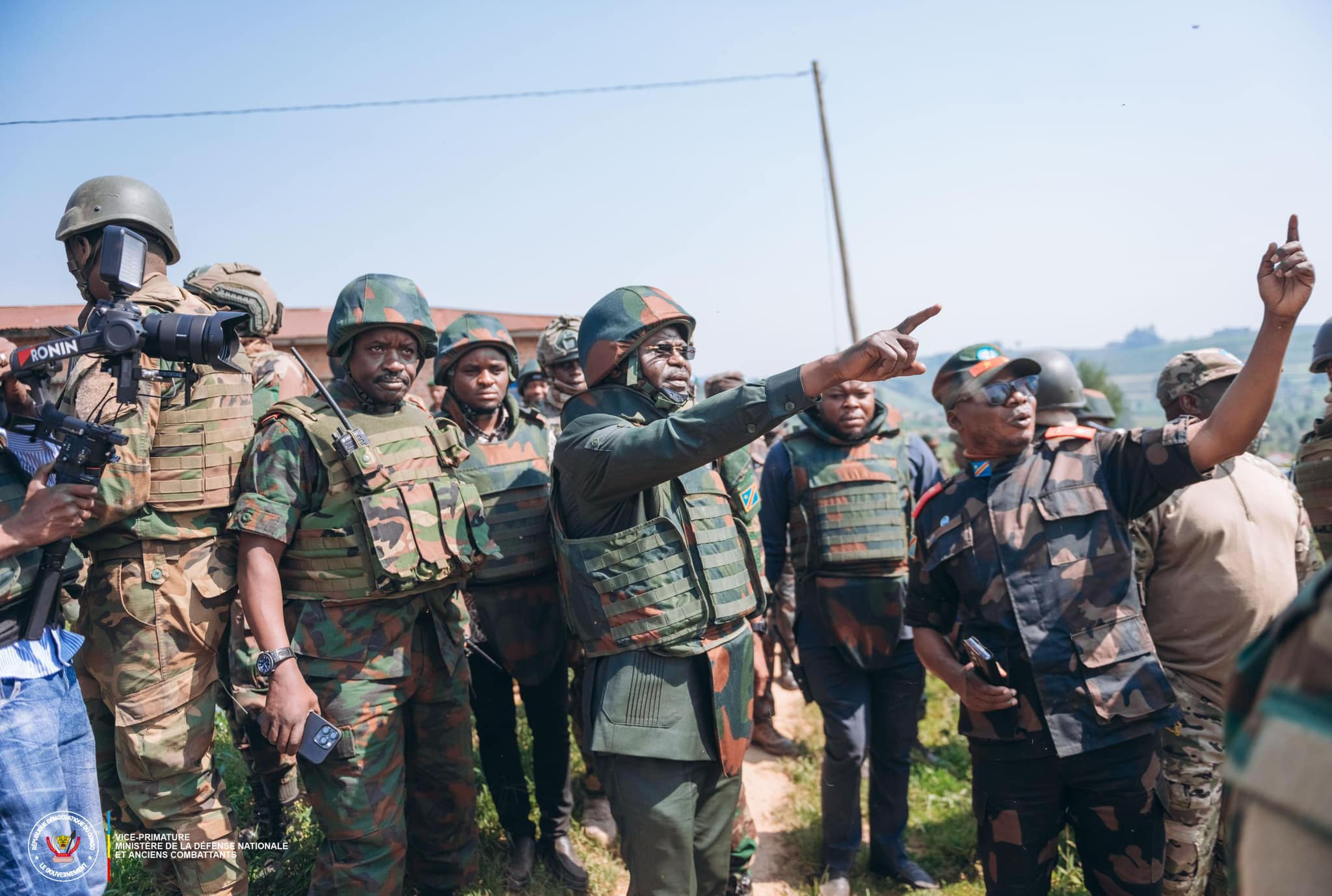 Est de la RDC : de Tchomia à Uvira, Guy Kabombo au cœur des zones rouges pour affirmer l’autorité de l’État 