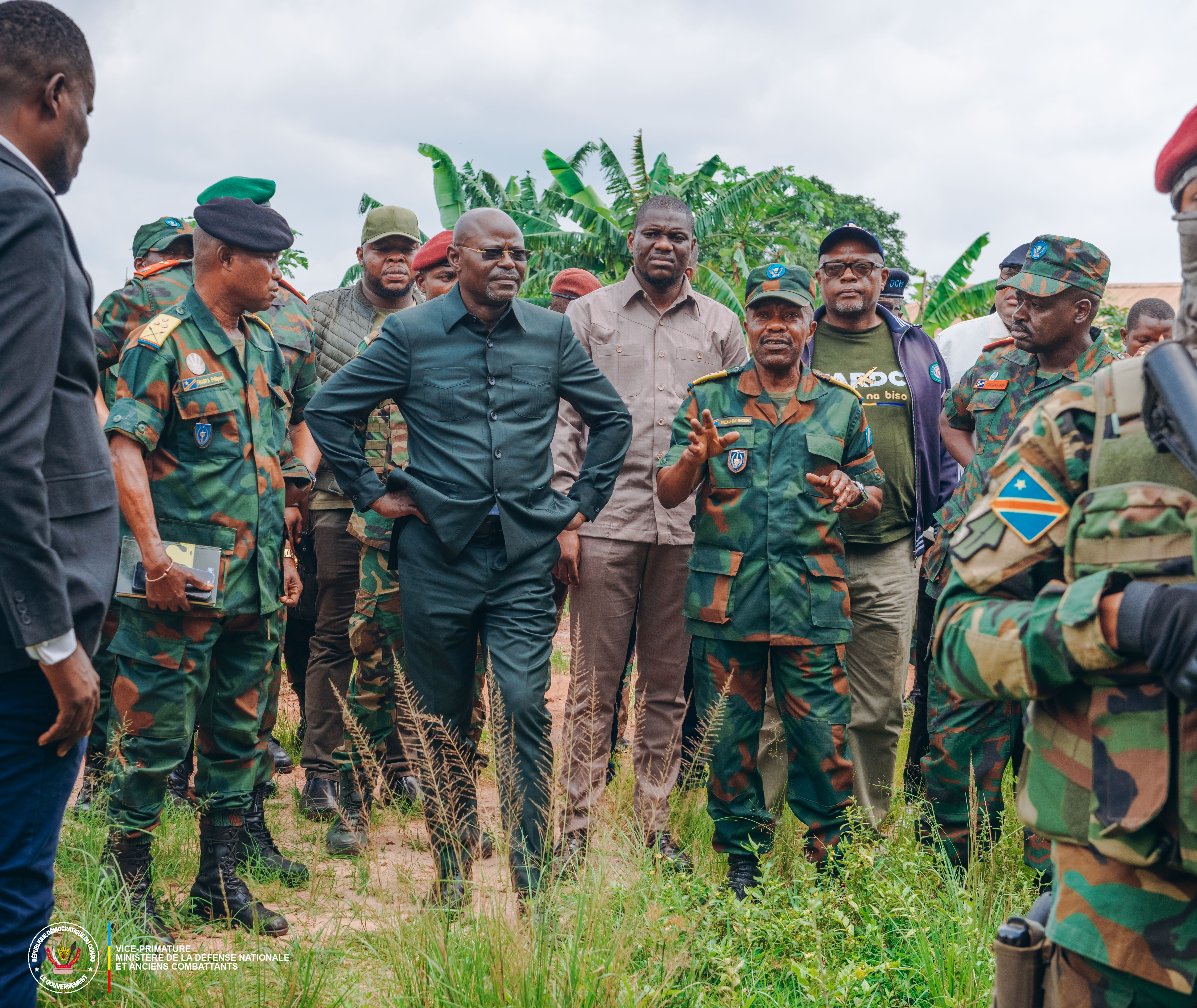 Au plus près des troupes : au Kongo Central, Guy Kabombo à l’épreuve du terrain face aux défis logistiques, sociaux et sécuritaires des FARDC 