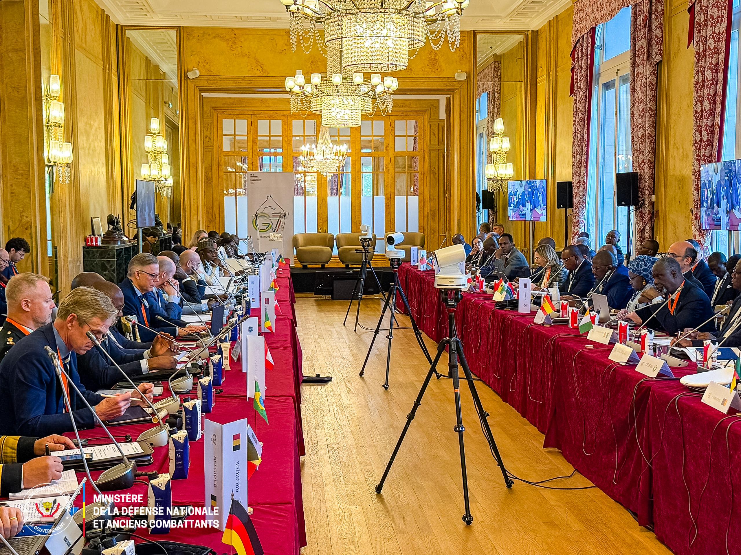 À Paris, le Vice-Premier ministre congolais de la Défense Guy Kabombo Muadiamvita réaffirme l'engagement de la RDC au G7++ pour la sécurité et la stabilité du Golfe de Guinée