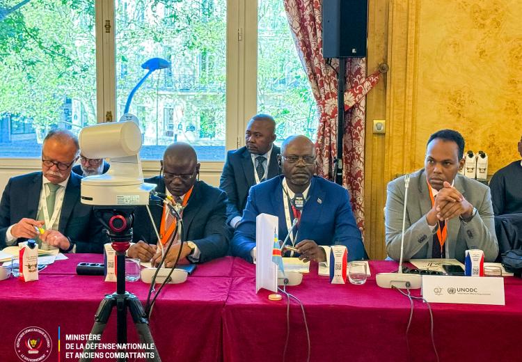À Paris, le Vice-Premier ministre congolais de la Défense Guy Kabombo Muadiamvita réaffirme l’engagement de la RDC au G7++ pour la sécurité et la stabilité du Golfe de Guinée